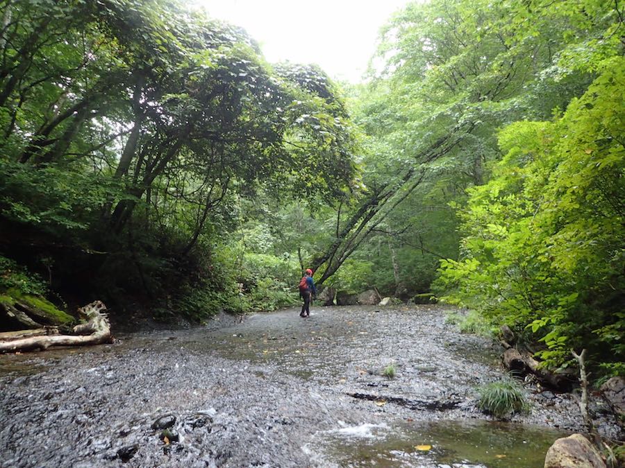 樋ノ沢避難小屋へ　天国のナメ